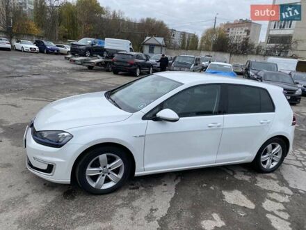 Белый Фольксваген e-Golf, объемом двигателя 0 л и пробегом 144 тыс. км за 9900 $, фото 1 на Automoto.ua