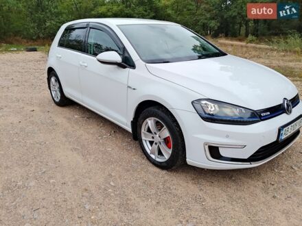 Белый Фольксваген e-Golf, объемом двигателя 0 л и пробегом 92 тыс. км за 10200 $, фото 1 на Automoto.ua