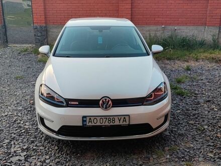 Білий Фольксваген e-Golf, об'ємом двигуна 0 л та пробігом 150 тис. км за 9800 $, фото 1 на Automoto.ua