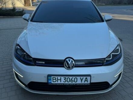 Белый Фольксваген e-Golf, объемом двигателя 0 л и пробегом 131 тыс. км за 10500 $, фото 1 на Automoto.ua