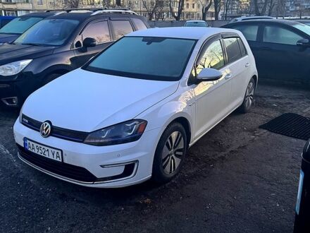 Фольксваген e-Golf 2015 у Києві на Automoto.ua Білий Фольксваген e-Golf, об'ємом двигуна 0 л та пробігом 130 тис. км за 8500 $, фото 1 на Automoto.ua