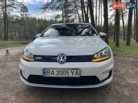 Белый Фольксваген e-Golf, объемом двигателя 0 л и пробегом 158 тыс. км за 10700 $, фото 1 на Automoto.ua