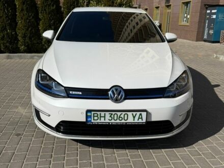 Белый Фольксваген e-Golf, объемом двигателя 0 л и пробегом 131 тыс. км за 9999 $, фото 1 на Automoto.ua