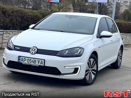 Белый Фольксваген e-Golf, объемом двигателя 0 л и пробегом 150 тыс. км за 13500 $, фото 1 на Automoto.ua