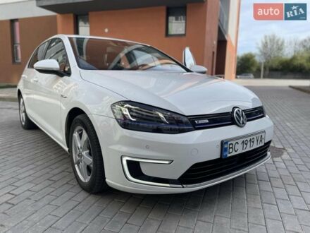 Белый Фольксваген e-Golf, объемом двигателя 0 л и пробегом 100 тыс. км за 10000 $, фото 1 на Automoto.ua