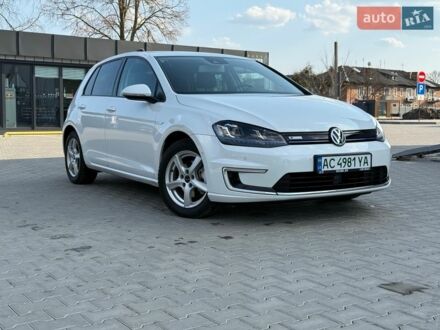 Белый Фольксваген e-Golf, объемом двигателя 0 л и пробегом 80 тыс. км за 9990 $, фото 1 на Automoto.ua