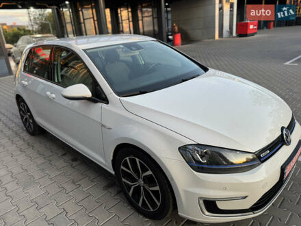 Белый Фольксваген e-Golf, объемом двигателя 0 л и пробегом 110 тыс. км за 9100 $, фото 1 на Automoto.ua