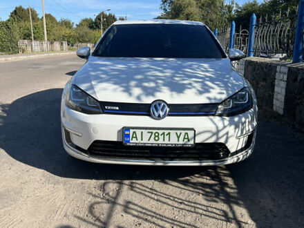 Фольксваген e-Golf 2015 в Попольне на Automoto.ua Белый Фольксваген e-Golf, объемом двигателя 0 л и пробегом 162 тыс. км за 8300 $, фото 1 на Automoto.ua