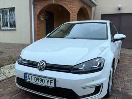 Белый Фольксваген e-Golf, объемом двигателя 0 л и пробегом 119 тыс. км за 9000 $, фото 1 на Automoto.ua