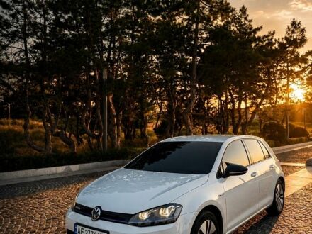Белый Фольксваген e-Golf, объемом двигателя 0 л и пробегом 130 тыс. км за 10200 $, фото 1 на Automoto.ua