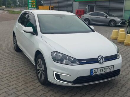 Белый Фольксваген e-Golf, объемом двигателя 0 л и пробегом 125 тыс. км за 9000 $, фото 1 на Automoto.ua