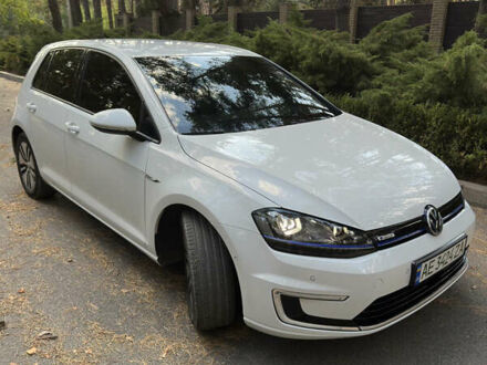 Білий Фольксваген e-Golf, об'ємом двигуна 0 л та пробігом 86 тис. км за 11000 $, фото 1 на Automoto.ua