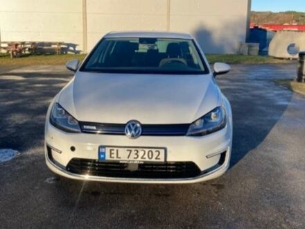 Белый Фольксваген e-Golf, объемом двигателя 0 л и пробегом 135 тыс. км за 7500 $, фото 1 на Automoto.ua