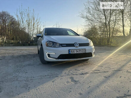 Белый Фольксваген e-Golf, объемом двигателя 0 л и пробегом 74 тыс. км за 10700 $, фото 1 на Automoto.ua