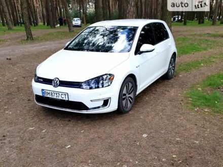 Фольксваген e-Golf 2015 в Сумах на Automoto.ua Белый Фольксваген e-Golf, объемом двигателя 0 л и пробегом 80 тыс. км за 15500 $, фото 1 на Automoto.ua