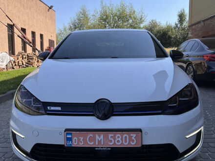 Белый Фольксваген e-Golf, объемом двигателя 0 л и пробегом 102 тыс. км за 9900 $, фото 1 на Automoto.ua