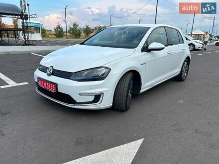 Белый Фольксваген e-Golf, объемом двигателя 0 л и пробегом 120 тыс. км за 8200 $, фото 1 на Automoto.ua