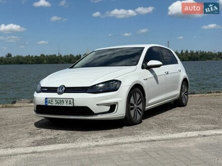 Белый Фольксваген e-Golf, объемом двигателя 0 л и пробегом 115 тыс. км за 9500 $, фото 1 на Automoto.ua