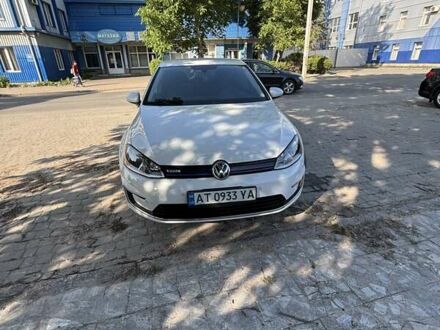 Белый Фольксваген e-Golf, объемом двигателя 0 л и пробегом 155 тыс. км за 8500 $, фото 1 на Automoto.ua