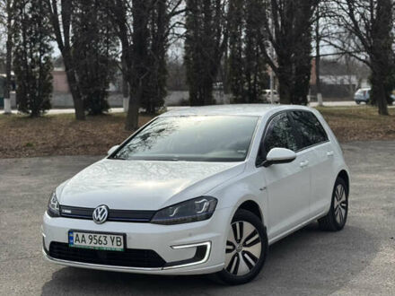 Фольксваген e-Golf 2015 в Белой Церкве на Automoto.ua Белый Фольксваген e-Golf, объемом двигателя 0 л и пробегом 82 тыс. км за 10500 $, фото 1 на Automoto.ua