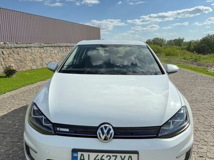 Белый Фольксваген e-Golf, объемом двигателя 0 л и пробегом 130 тыс. км за 8800 $, фото 1 на Automoto.ua