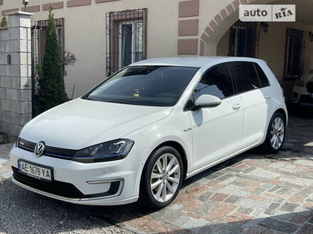 Білий Фольксваген e-Golf, об'ємом двигуна 0 л та пробігом 150 тис. км за 12799 $, фото 1 на Automoto.ua