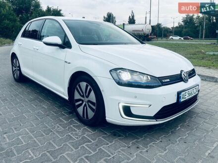 Белый Фольксваген e-Golf, объемом двигателя 0 л и пробегом 115 тыс. км за 8800 $, фото 1 на Automoto.ua