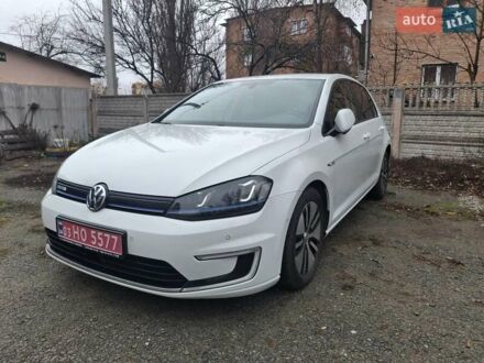 Белый Фольксваген e-Golf, объемом двигателя 0 л и пробегом 118 тыс. км за 8800 $, фото 1 на Automoto.ua