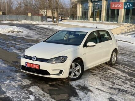 Фольксваген e-Golf 2016 в Днепре (Днепропетровске) на Automoto.ua Белый Фольксваген e-Golf, объемом двигателя 0 л и пробегом 117 тыс. км за 7700 $, фото 1 на Automoto.ua