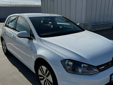 Белый Фольксваген e-Golf, объемом двигателя 0 л и пробегом 88 тыс. км за 8500 $, фото 1 на Automoto.ua