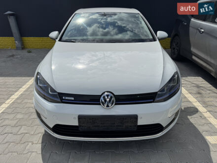 Белый Фольксваген e-Golf, объемом двигателя 0 л и пробегом 186 тыс. км за 9000 $, фото 1 на Automoto.ua