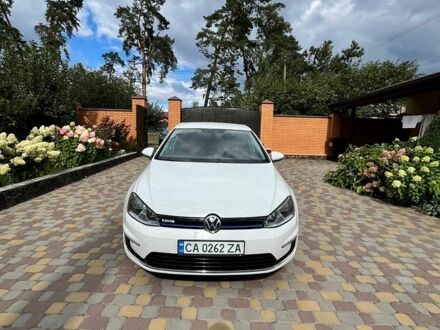 Белый Фольксваген e-Golf, объемом двигателя 0 л и пробегом 97 тыс. км за 9900 $, фото 1 на Automoto.ua