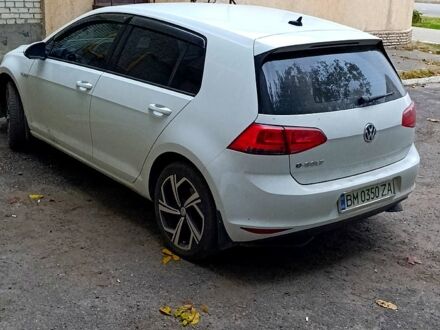 Фольксваген e-Golf 2016 в Ахтырке на Automoto.ua Белый Фольксваген e-Golf, объемом двигателя 0 л и пробегом 61 тыс. км за 11000 $, фото 1 на Automoto.ua