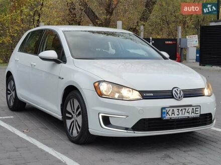 Фольксваген e-Golf 2016 в Киеве на Automoto.ua Белый Фольксваген e-Golf, объемом двигателя 0 л и пробегом 63 тыс. км за 9500 $, фото 1 на Automoto.ua