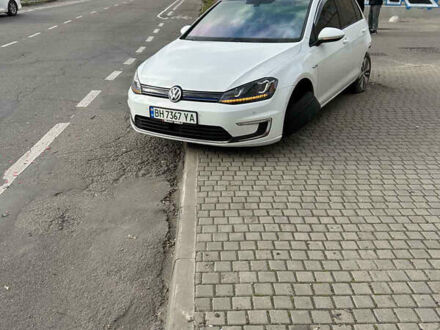 Білий Фольксваген e-Golf, об'ємом двигуна 0 л та пробігом 203 тис. км за 4500 $, фото 1 на Automoto.ua