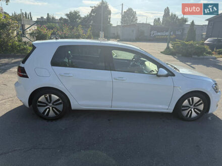 Білий Фольксваген e-Golf, об'ємом двигуна 0 л та пробігом 132 тис. км за 10500 $, фото 1 на Automoto.ua