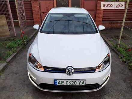 Фольксваген e-Golf 2016 у Запорожье на Automoto.ua Белый Фольксваген e-Golf, об'ємом двигуна 0 л та пробігом 41 тис. км за 16500 $, фото 1 на Automoto.ua