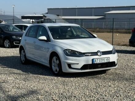 Белый Фольксваген e-Golf, объемом двигателя 0 л и пробегом 120 тыс. км за 9000 $, фото 1 на Automoto.ua