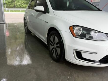 Білий Фольксваген e-Golf, об'ємом двигуна 0 л та пробігом 157 тис. км за 7600 $, фото 1 на Automoto.ua