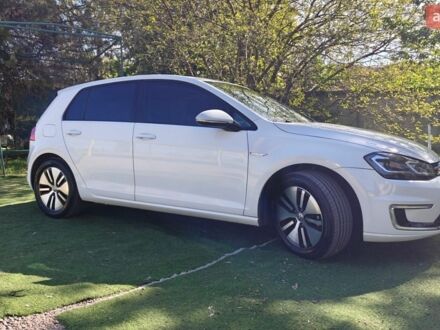 Белый Фольксваген e-Golf, объемом двигателя 0 л и пробегом 65 тыс. км за 9500 $, фото 1 на Automoto.ua