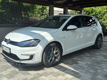 Белый Фольксваген e-Golf, объемом двигателя 0 л и пробегом 105 тыс. км за 9500 $, фото 1 на Automoto.ua