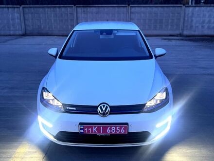 Фольксваген e-Golf 2016 в Кривом Роге на Automoto.ua Белый Фольксваген e-Golf, объемом двигателя 0 л и пробегом 55 тыс. км за 11200 $, фото 1 на Automoto.ua