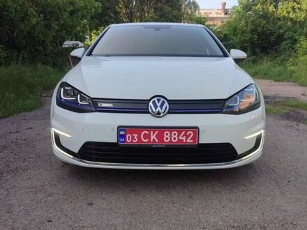 Фольксваген e-Golf 2016 в Прилуках на Automoto.ua Белый Фольксваген e-Golf, объемом двигателя 0 л и пробегом 84 тыс. км за 9000 $, фото 1 на Automoto.ua