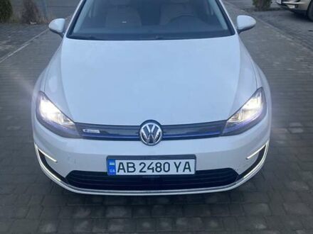 Белый Фольксваген e-Golf, объемом двигателя 0 л и пробегом 127 тыс. км за 9800 $, фото 1 на Automoto.ua
