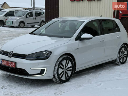 Белый Фольксваген e-Golf, объемом двигателя 0 л и пробегом 149 тыс. км за 8800 $, фото 1 на Automoto.ua