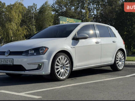 Фольксваген e-Golf 2016 в Умани на Automoto.ua Белый Фольксваген e-Golf, объемом двигателя 0 л и пробегом 60 тыс. км за 8800 $, фото 1 на Automoto.ua
