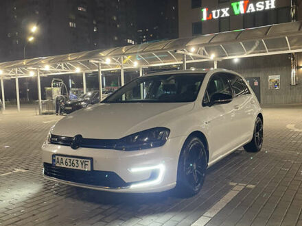 Белый Фольксваген e-Golf, объемом двигателя 0 л и пробегом 154 тыс. км за 11000 $, фото 1 на Automoto.ua