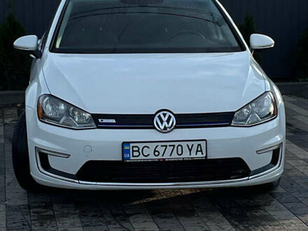 Белый Фольксваген e-Golf, объемом двигателя 0 л и пробегом 102 тыс. км за 7100 $, фото 1 на Automoto.ua