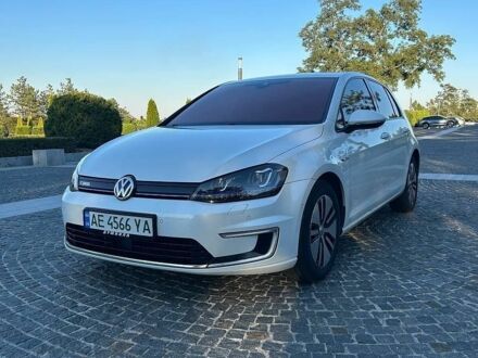 Белый Фольксваген e-Golf, объемом двигателя 0 л и пробегом 132 тыс. км за 10800 $, фото 1 на Automoto.ua