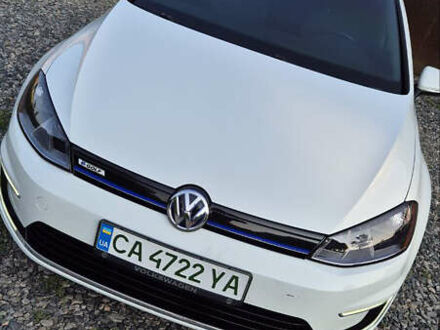 Белый Фольксваген e-Golf, объемом двигателя 0 л и пробегом 750 тыс. км за 8900 $, фото 1 на Automoto.ua